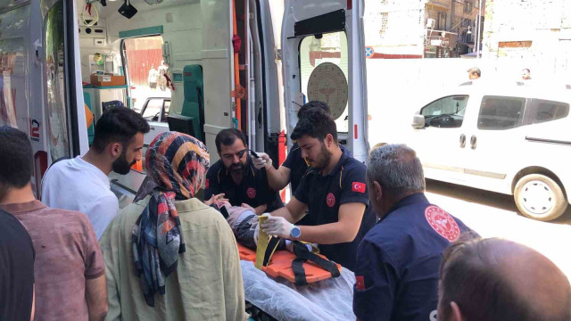 Elazığ’da otomobilin çarptığı çocuk yaralandı