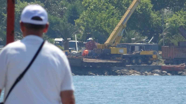 Fırtınada ikiye bölünen Pallada Gemisi’nin söküm işlemleri sürüyor