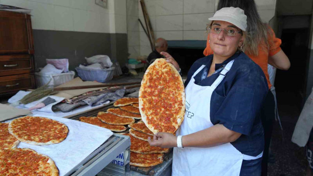 Gaziantep’in kadın pide ustası erkeklere taş çıkartıyor