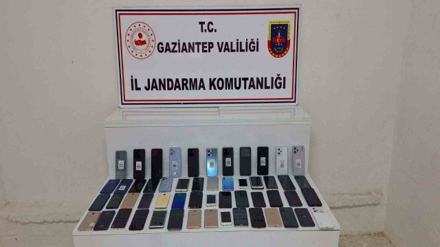 Gaziantep’te 2,5 milyon TL değerinde kaçak telefon ele geçirildi