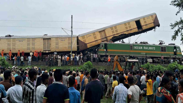 Hindistan’da tren kazası: 8 ölü, 60 yaralı