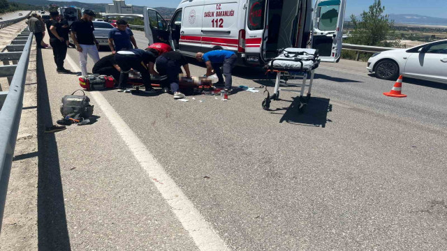 Isparta-Burdur kara yolunda kontrolden çıkan motosiklet bariyere çarptı: 1 ölü, 1 yaralı