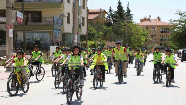 Konya Büyükşehir ”Güvenli Okul Yolları” projesiyle Türkiye’ye örnek oluyor