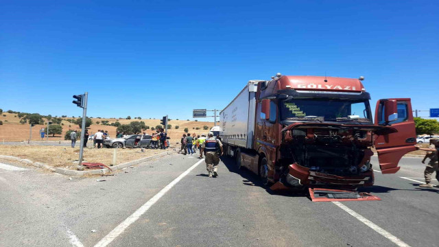 Mardin’de trafik kazası: 1’i ağır, 5 yaralı