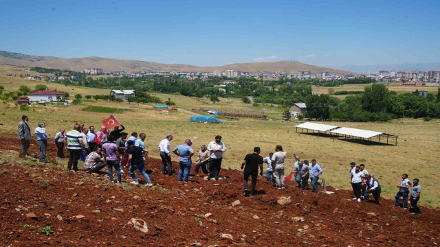 Muş’ta rüzgar enerji santrali inşaatı protesto edildi