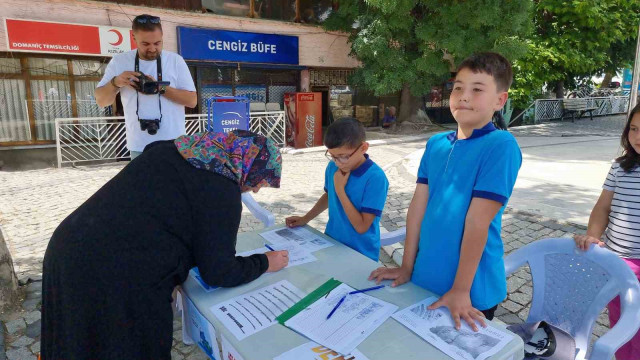 Öğrenciler çevre için vatandaşlardan ”Söz veriyorum” imzası topladı