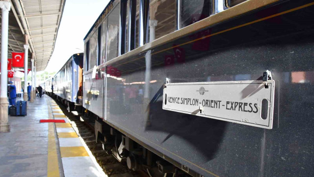 “Orient Express” İstanbul’da mehterle karşılandı