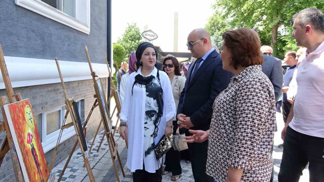 Ressam Dilek Kocaman’dan ”Küllerinden doğan renkler” konulu resim sergisi