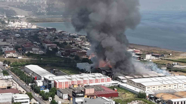 Samsun’daki fabrika yangını soğutma çalışması sırasında beton blok çöktü: 7 itfaiye eri yaralı