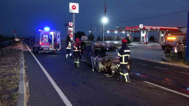 Uşak’ta otomobil kamyona arkadan çarptı: 1 ölü