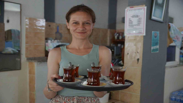 Azmiyle önyargıları yıkan genç kadın, köy kahvesini eski günlerine kavuşturdu