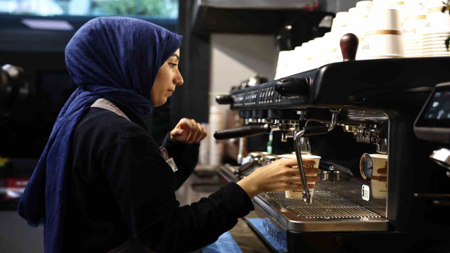 Barista kursunu bitirip Bağ-Kafe’de işe başladılar