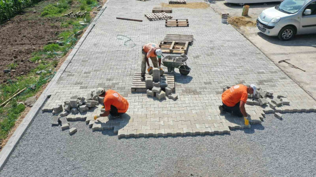 Başiskele’de parke yol çalışmaları devam ediyor