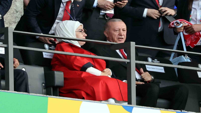 Cumhurbaşkanı Recep Tayyip Erdoğan, Türkiye - Hollanda maçını izledi