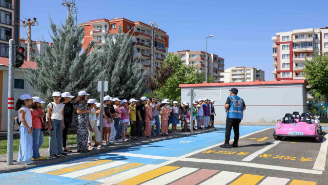 Diyarbakır’da öğrencilere trafik eğitimi