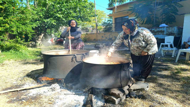 Dutun şifa yolculuğu başladı: Tunceli’de pekmez kazanları kuruldu