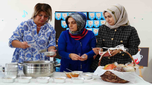 Düzce Belediyesi 7 noktada aşure dağıtıldı