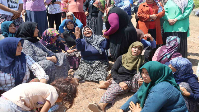 Eski eşi tarafından 7 kurşunla öldürülen 3 çocuk annesi depremzede kadın gözyaşları içerisinde son yolcuğuna uğurlandı