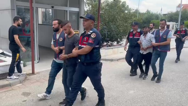 Jandarma sosyal medyadan video paylaşan hırsızları ‘Yapıştır’dı