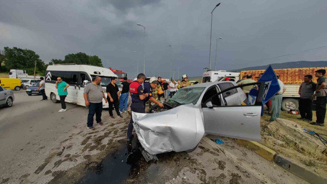 Karabük’te zincirleme kaza: 2’si ağır 4 yaralı