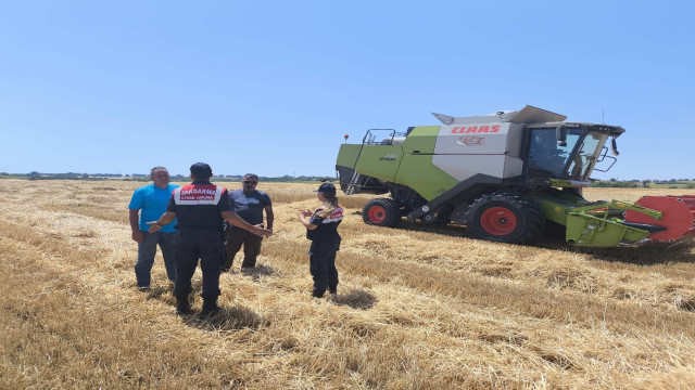 Kırklareli’de jandarma anız yangınlarına karşı çiftçileri bilgilendirdi