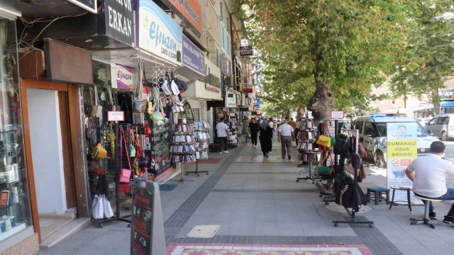 Kışla Caddesi’nde elektrik kesintisine esnaftan tepki