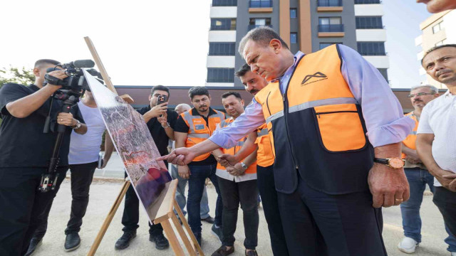 Mersin’de Büyükşehir Belediyesinin yol yapım çalışmaları sürüyor