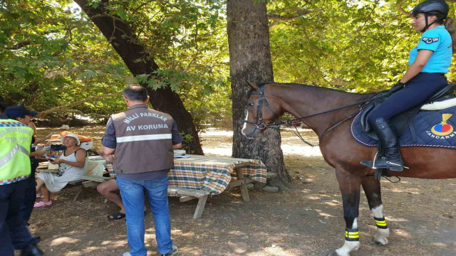 Milli Park’ta ziyaretçiler çevre konusunda bilgilendirildi