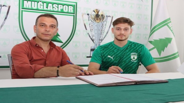 Muğlaspor Aydemir’i renklerine bağladı