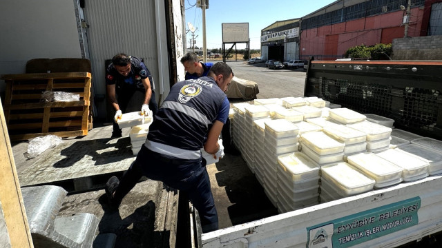 Şanlıurfa’da 8 ton bozuk peynir ve yumurta ele geçirildi