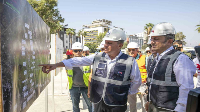 Seçer: ”Raylı sistemlerde 50 yıllık bir vizyon ortaya koyduk”