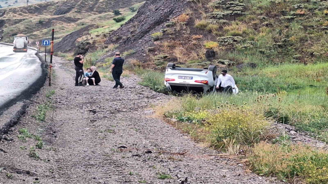 Sürücüsünün kontrolünden çıkan otomobil takla attı: 3 yaralı