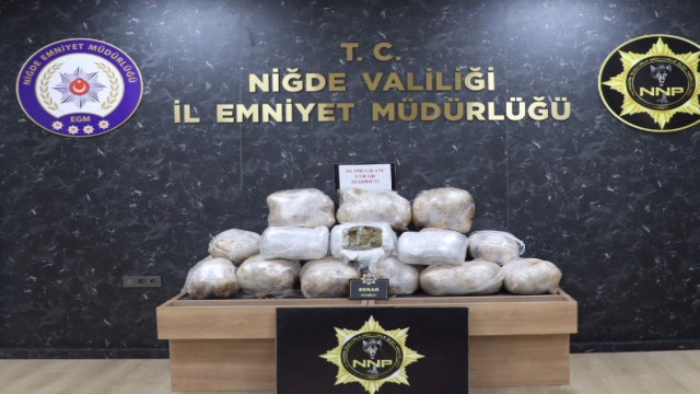 Tırın kasasında 86 kilo 950 gram esrar ele geçirildi