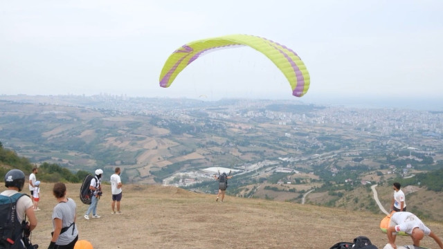 Yamaç Paraşütü Karadeniz Bölgesi Hedef Yarışması heyecanı