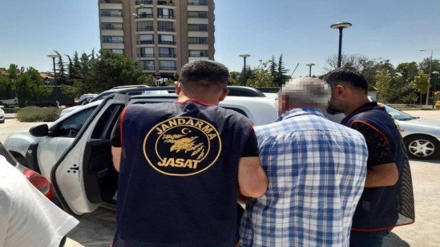 4 ayrı çocuğa cinsel istismardan dolayı 47 yıl kesinleşmiş hapis cezasıyla aranan şahıs yakalandı