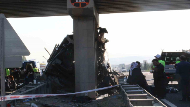 Ankara’da yolcu otobüsü köprü ayağına çarptı: 11 ölü, 25 yaralı