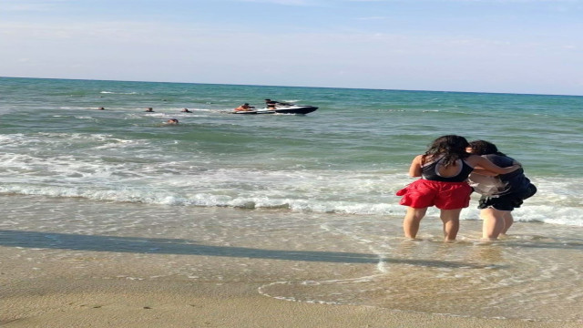 Arnavutköy’de boğulma tehlikesi geçiren çocuk jetski ile kurtarıldı