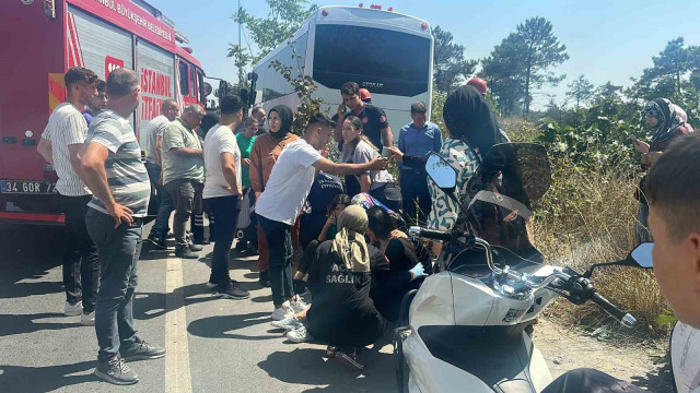 Arnavutköy’de şehir hastanesi personellerini taşıyan servis kazaya karıştı: 5 işçi yaralı