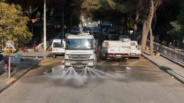 Aydın Büyükşehir Belediyesi’nden Acarlar’da temizlik seferberliği