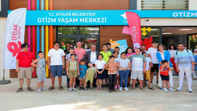 Başkan Yetişkin, Efeler’in özel çocuklarıyla Zafer Bayramı’nı kutladı