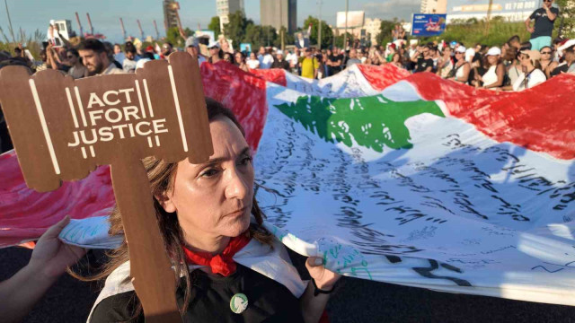 Beyrut Limanı’ndaki patlamada hayatını kaybedenler anıldı