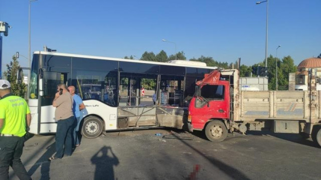 Bingöl’de 5 kişinin yaralandığı kaza otobüs kamerasına yansıdı