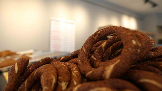 Bursa’da 100 gram simit 15 lira oldu