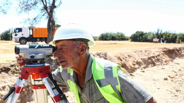 Büyükşehir’in 350 milyon TL bütçeli 76 kilometrelik kanalizasyon şebeke hattı çalışması sürüyor