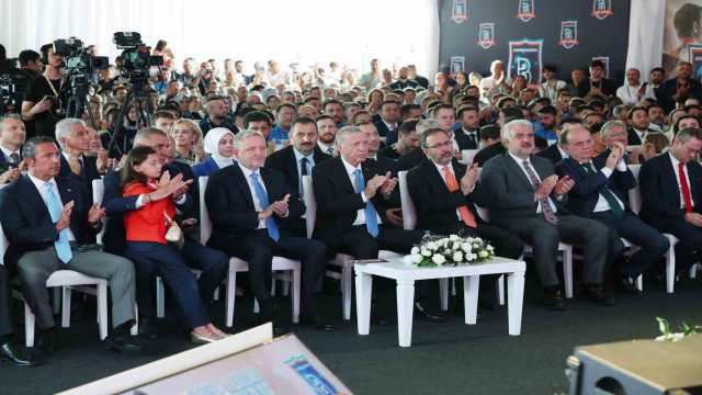 Cumhurbaşkanı Erdoğan: ”Hangi sebeple olursa olsun futbola husumetin, holiganlığın, kavganın, ideolojinin girmesi, her şeyden önce sporun ruhuna zarar verir”