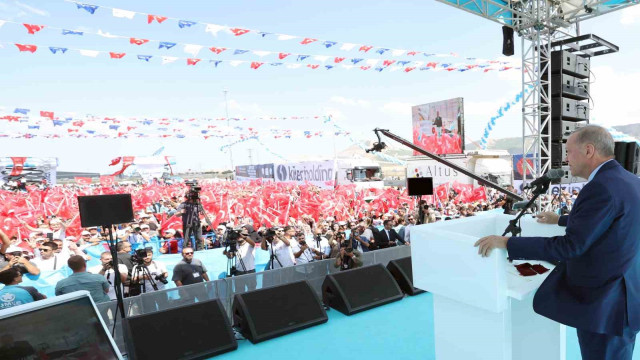 Cumhurbaşkanı Erdoğan: ”Terör sopasıyla siyasetin dizayn edildiği, toplumun hizaya sokulduğu, ülkemize istikamet çizildiği günler geride kalmıştır”