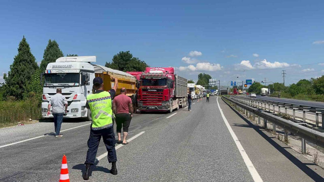 D-140’a dökülen asit paniğe yol açtı: Yol trafiğe kapatıldı, bölgeye AFAD ekipleri sevk edildi