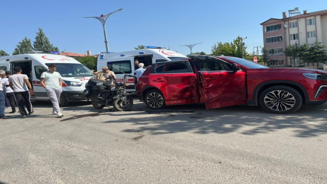 Elazığ’da Togg ile motosiklet çarpıştı: 2 yaralı