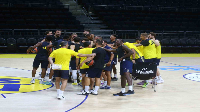 Fenerbahçe Erkek Basketbol Takımı, yeni sezonun ilk antrenmanını yaptı