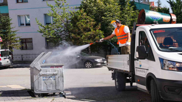 Gölbaşı’nda sineklere karşı ilaçlama çalışmaları